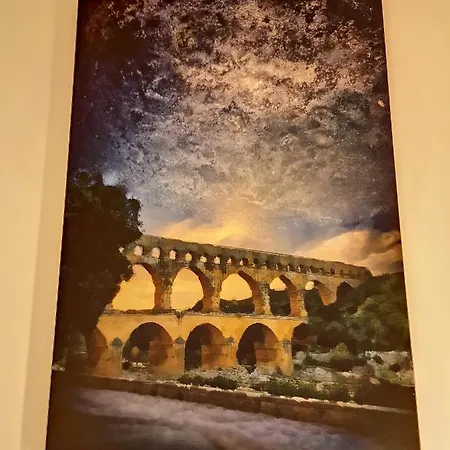 Lägenhet Nimes: L'auguste Centre-ville. Nîmes